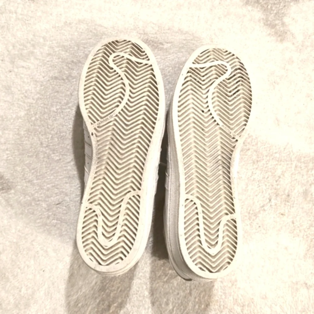 Adidas Clamshell Toe White Leather Sneakers shoes EUC MEN'S 6.5 fits 8.5 Women